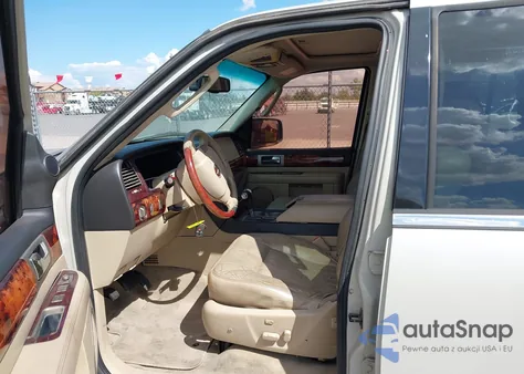 2006 Lincoln Navigator Luxury/Ultimate z USA, uszkodzony, nr VIN 5LMFU27506LJ14351